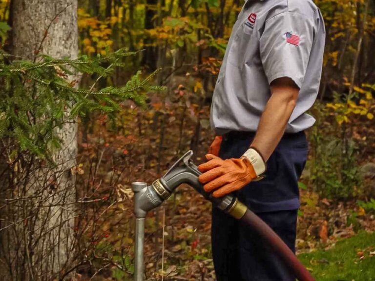 filling heating oil